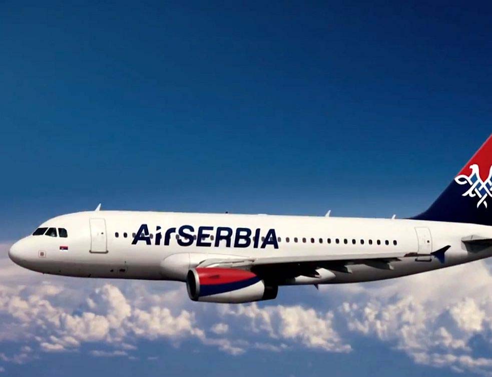 Avion Er Srbije vratio 110 naših građana iz Pariza